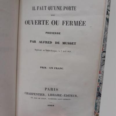 Alfred de musset il faut qu une porte soit ouverte titre